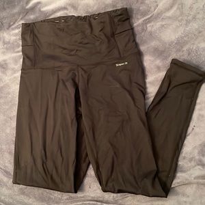 Black Dragonfit leggings